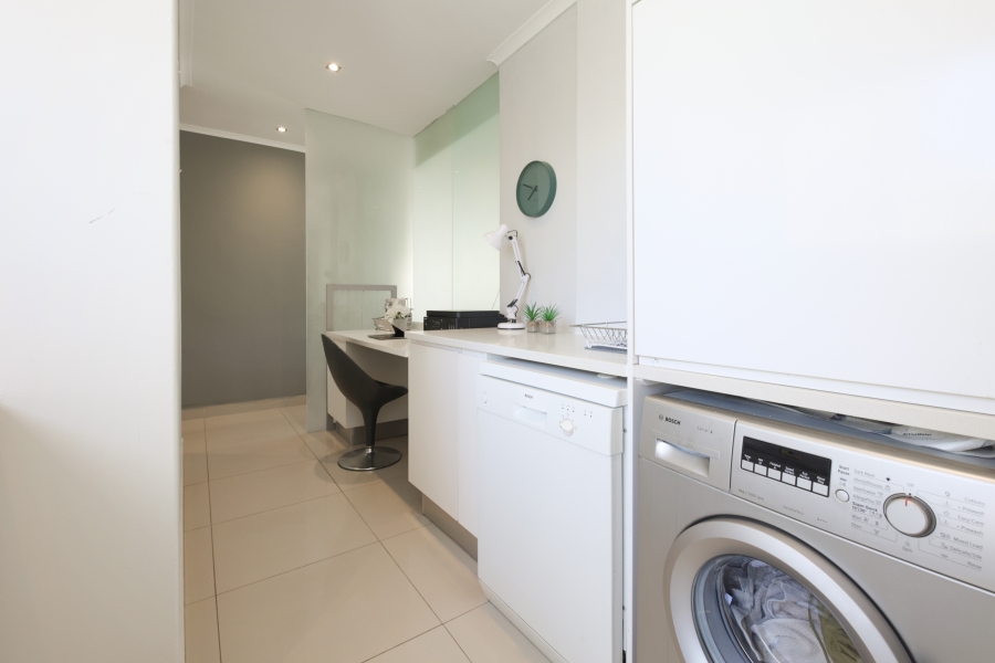 To Let 2 Bedroom Property for Rent in Sea Point Western Cape